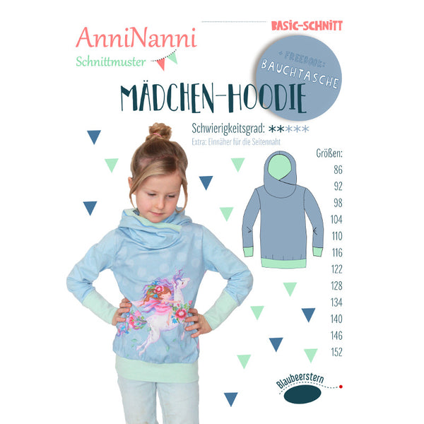 Papierschnittmuster "Mädchen-Hoodie" von AnniNanni. Der AnniNanni Mädchen-Hoodie ist ein leicht zu nähender Kapuzenpullover. Er ist locker geschnitten und wird mit einer dreiteiligen gefütterten Kapuze genäht, die sich schön um den Hals legt. Wahlweise kann auch eine Wickelkapuze genäht werden. Nähen - Kinder - Glückpunkt.